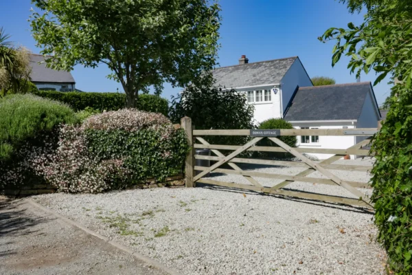 Rowan 3 600x400 - Rowan Cottage